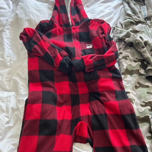 Children's Place Boys' Long Sleeve Fleece Zip Up One Piece Pajamas Size 7/8 - Picture 2 of 5